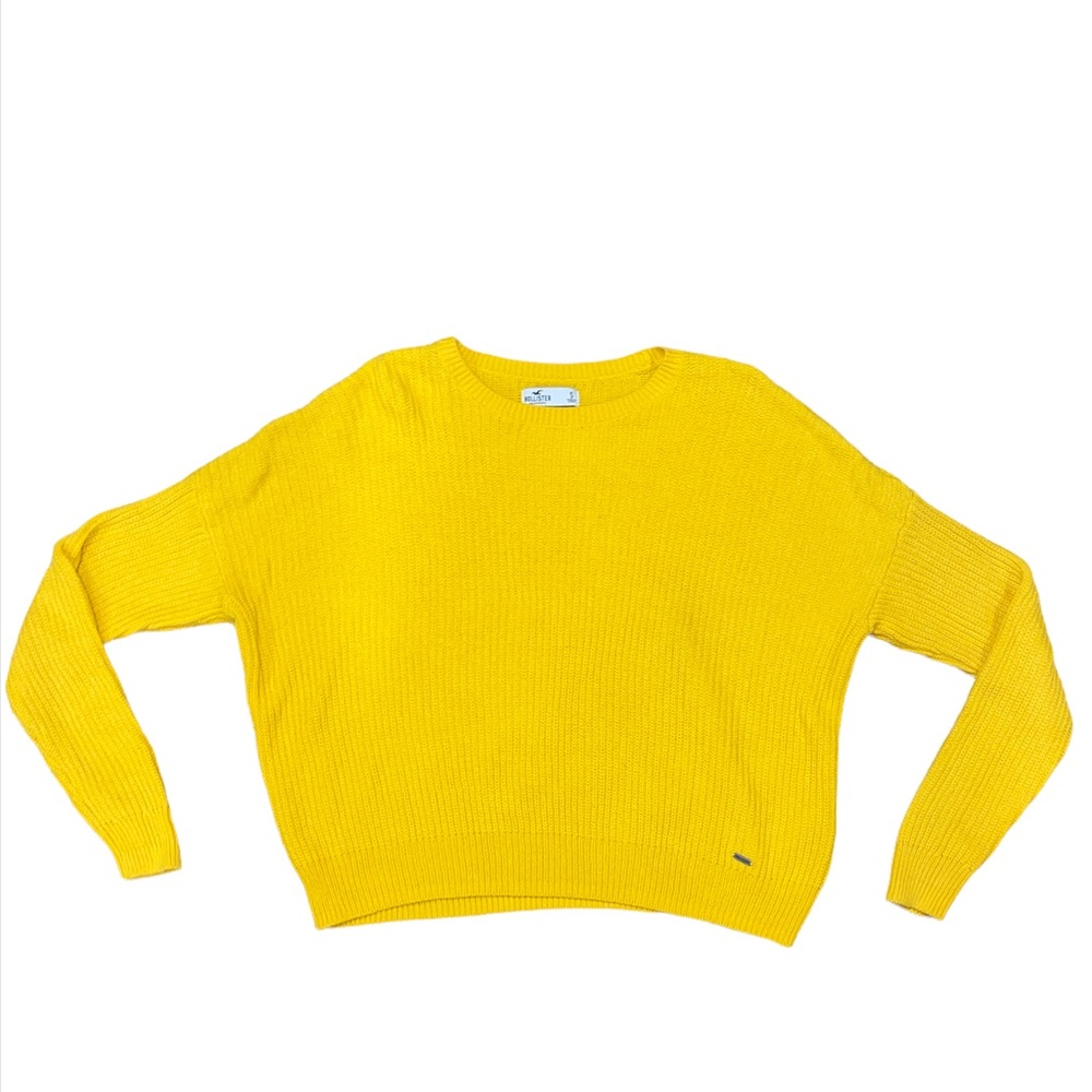 Beautiful yellow sweater!